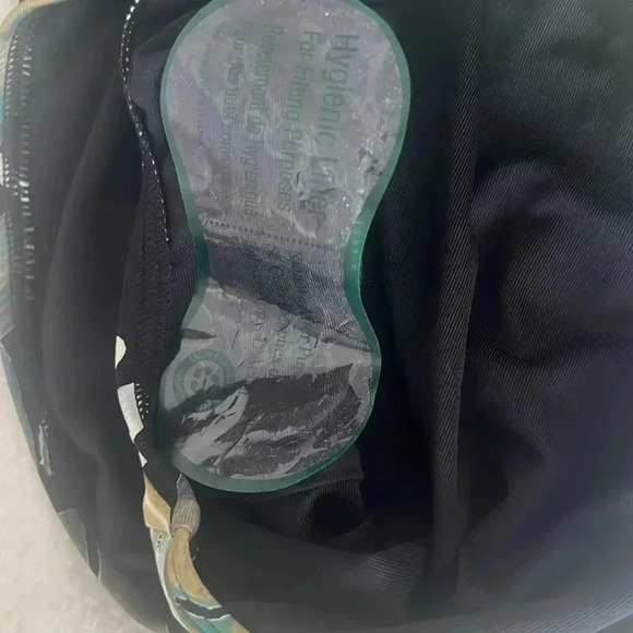 Vince Camuto Halter Plunge One Piece Swimsuit - Rainforest Size 4 - Picture 6 of 7